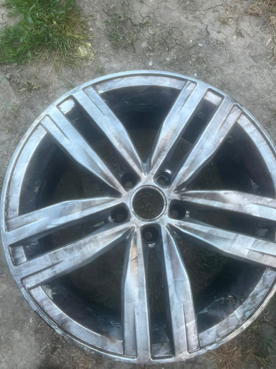 Laserski očišćen metalni proizvod
